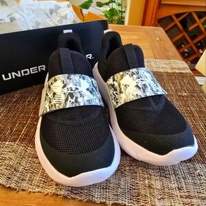 Under Armour Boys BGS Flash Print Shoes 5.5Y